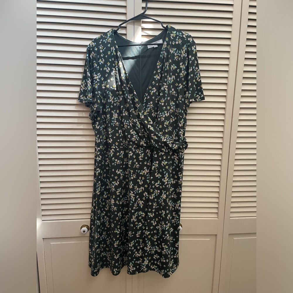 Loft Plus Size 24w Faux Wrap Green Floral Dress